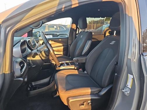 2021 Chrysler Pacifica Touring