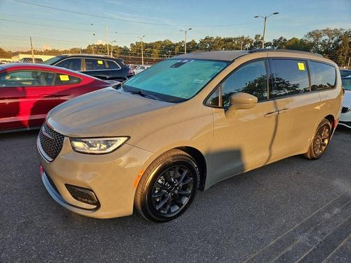 2021 Chrysler Pacifica Touring