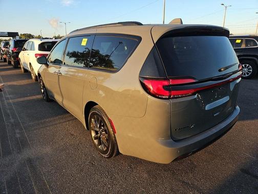 2021 Chrysler Pacifica Touring