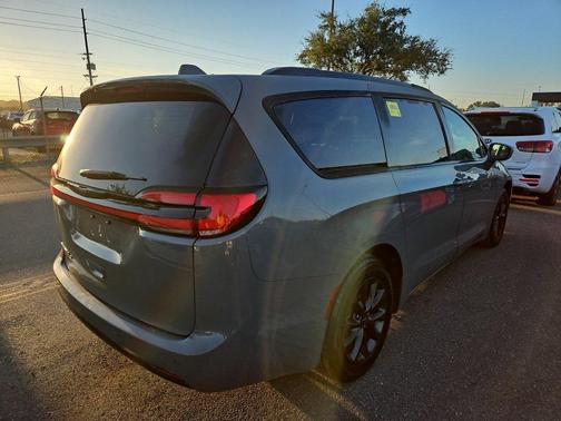 2021 Chrysler Pacifica Touring