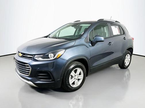 Shadow Gray Metallic 2022 Chevrolet Trax LT
