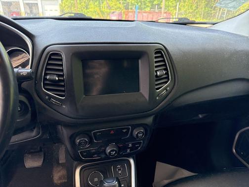 White Clearcoat 2021 Jeep Compass Latitude