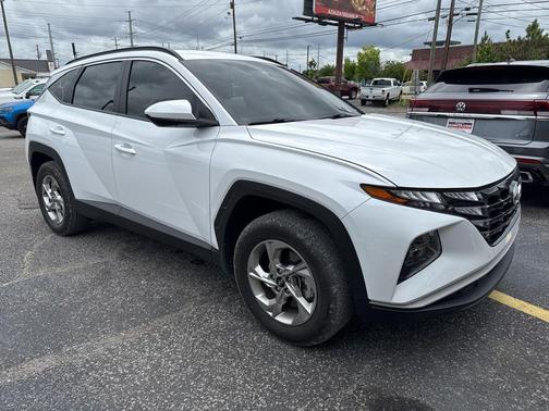 White Pearl 2024 Hyundai TUCSON SEL
