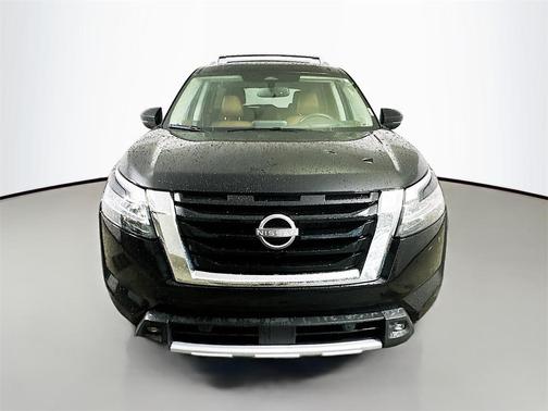 2022 Nissan Pathfinder Platinum 4WD