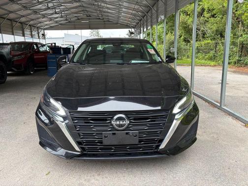 Super Black 2023 Nissan Altima 2.5 SV