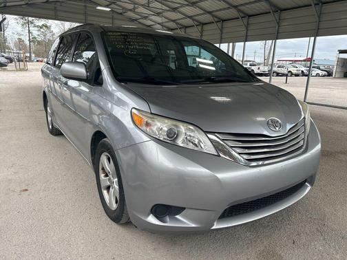 2017 Toyota Sienna LE