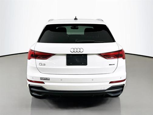 2024 Audi Q3 Premium 45 TFSI S line quattro Tiptronic