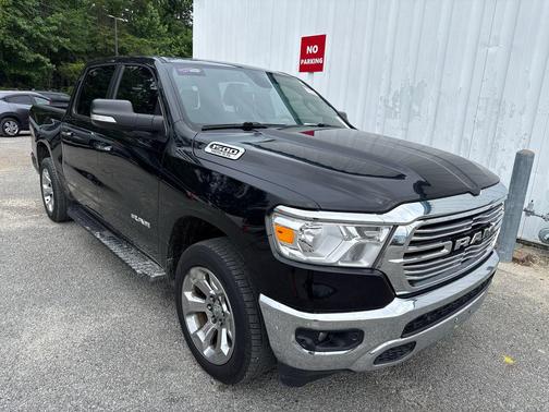 Diamond Black Crystal Pearlcoat 2019 RAM 1500 Big Horn