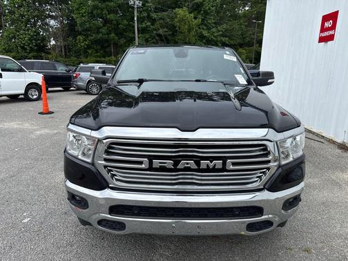 Diamond Black Crystal Pearlcoat 2019 RAM 1500 Big Horn