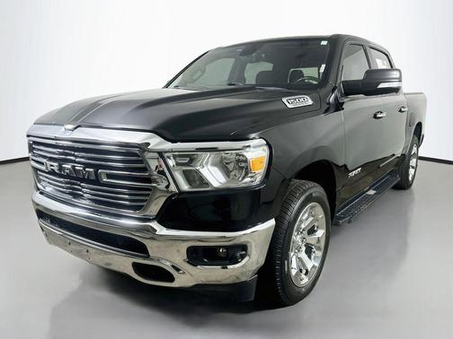 Diamond Black Crystal Pearlcoat 2019 RAM 1500 Big Horn