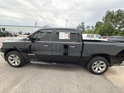 Diamond Black Crystal Pearlcoat 2019 RAM 1500 Big Horn