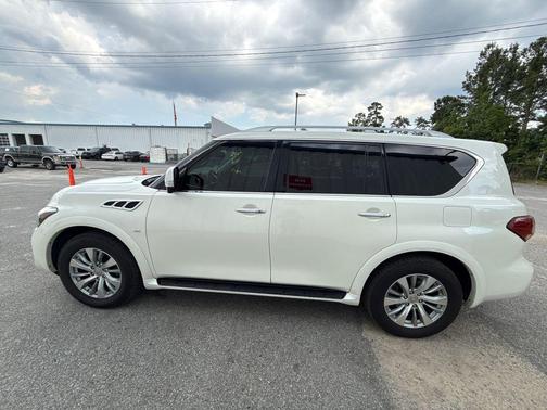 Majestic White 2017 INFINITI QX80 Base
