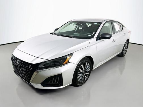 Brilliant Silver Metallic 2024 Nissan Altima 2.5 SV