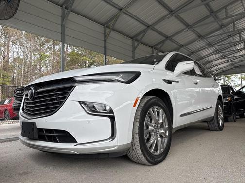 2023 Buick Enclave Essence AWD