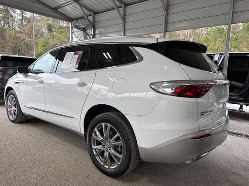 2023 Buick Enclave Essence AWD