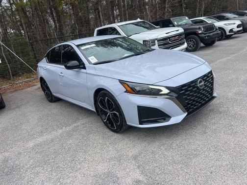 2024 Nissan Altima SR FWD