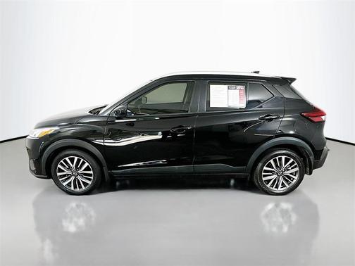 2022 Nissan Kicks SV