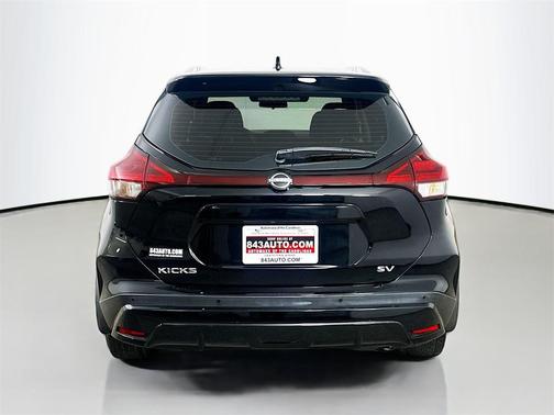 2022 Nissan Kicks SV
