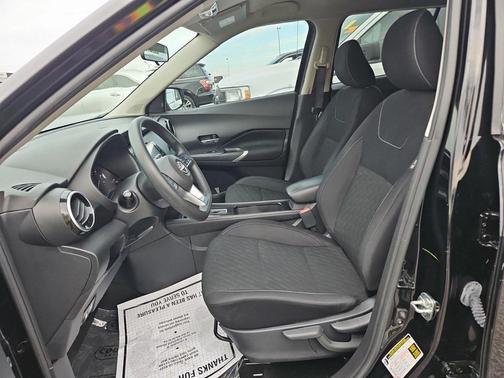 2022 Nissan Kicks SV