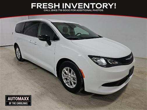 2024 Chrysler Voyager LX