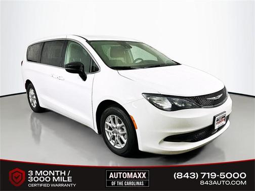 2024 Chrysler Voyager LX