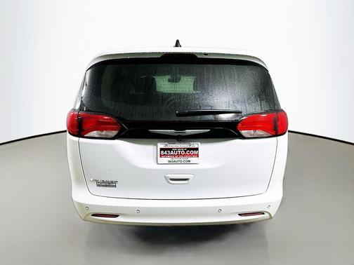 2024 Chrysler Voyager LX