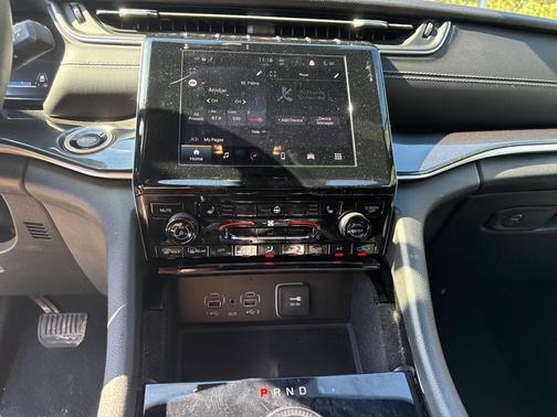 2022 Jeep Grand Cherokee L Altitude