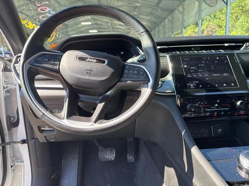 2022 Jeep Grand Cherokee L Altitude