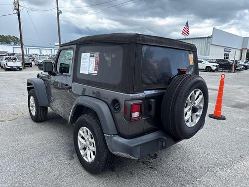 Granite Crystal Metallic Clearcoat 2023 Jeep Wrangler Sport S