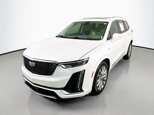 2022 Cadillac XT6 Premium Luxury FWD