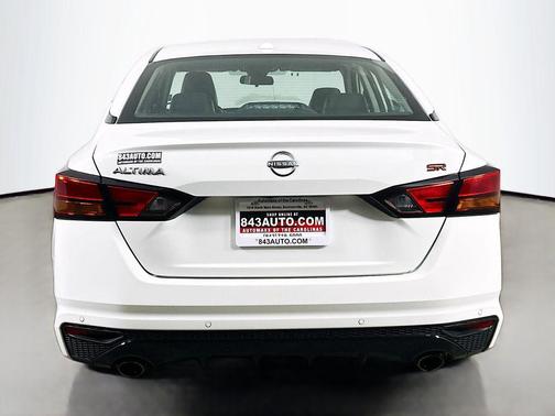 Glacier White 2024 Nissan Altima SR FWD