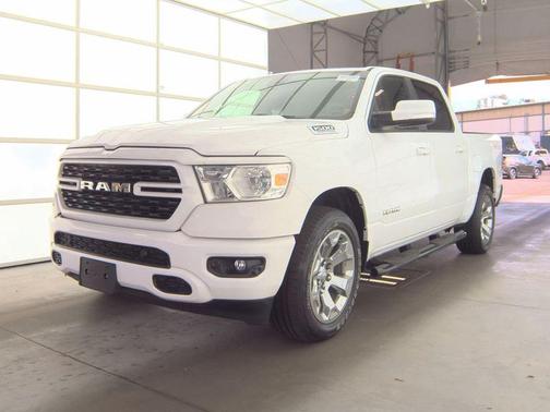 Bright White Clearcoat 2022 RAM 1500 Big Horn/Lone Star