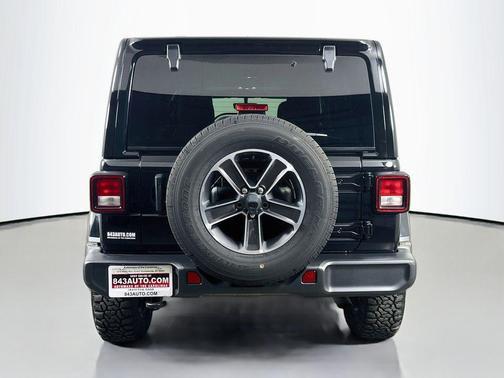 Black Clearcoat 2023 Jeep Wrangler 4-Door Sahara