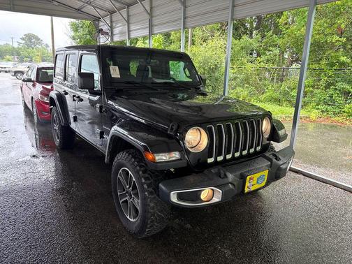 Black Clearcoat 2023 Jeep Wrangler 4-Door Sahara