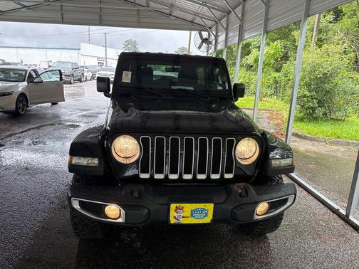 Black Clearcoat 2023 Jeep Wrangler 4-Door Sahara