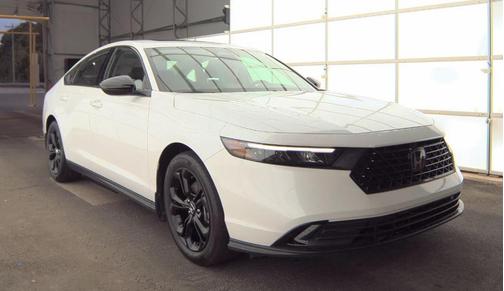 Platinum White Pearl 2025 Honda Accord SE