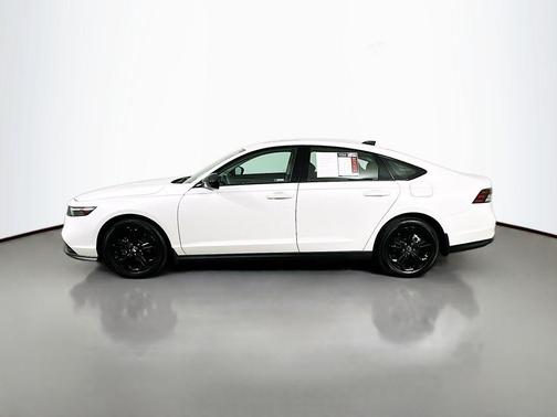 Platinum White Pearl 2025 Honda Accord SE