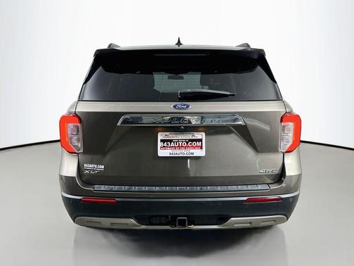 Stone Gray Metallic 2021 Ford Explorer XLT