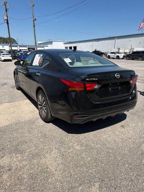 Super Black 2023 Nissan Altima 2.5 SV