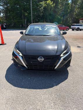 Super Black 2023 Nissan Altima 2.5 SV