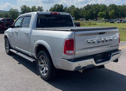 2017 RAM 1500 Limited Crew Cab 4x4 5'7' Box