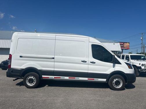 Oxford White 2024 Ford Transit-250 Base