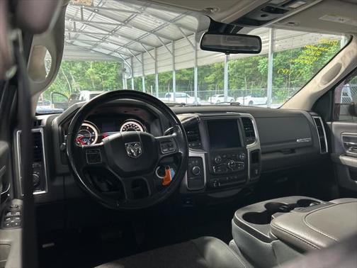 2018 RAM 3500 Big Horn Crew Cab 4x4 8' Box