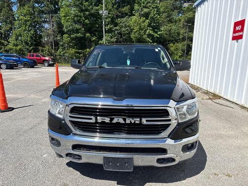 Diamond Black Crystal Pearlcoat 2019 RAM 1500 Big Horn