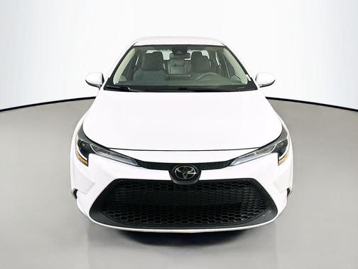 White 2022 Toyota Corolla LE