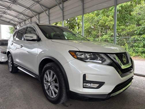 Pearl White 2018 Nissan Rogue SV