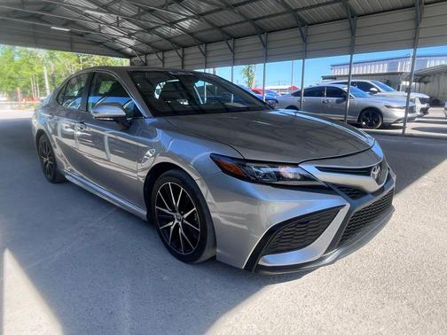 Celestial Silver Metallic 2022 Toyota Camry SE