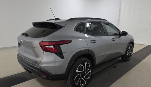 Sterling Gray Metallic 2025 Chevrolet Trax FWD 2RS