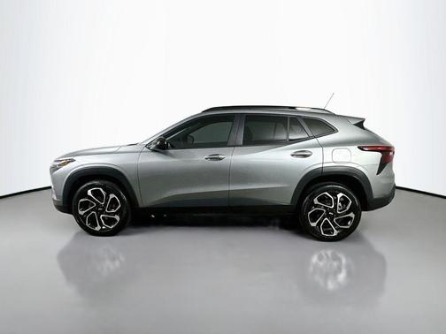 Sterling Gray Metallic 2025 Chevrolet Trax FWD 2RS