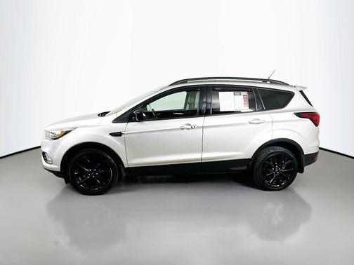 Ingot Silver Metallic 2019 Ford Escape SE
